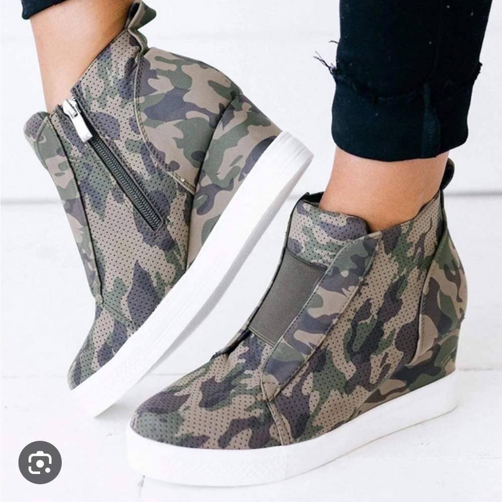 CCOCCI Camouflage High-Top Sneakers